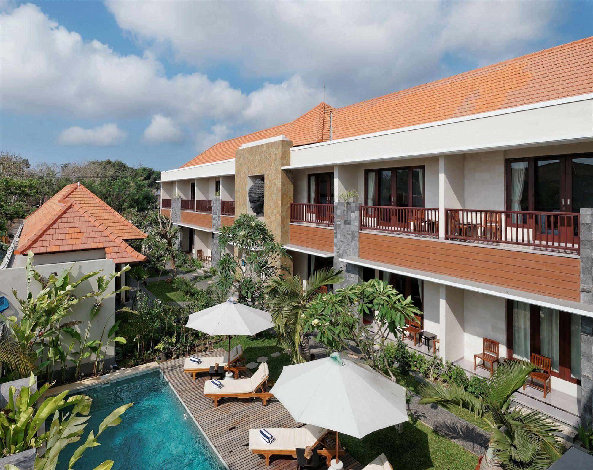 ยู ทูบ โฮเต็ล แอนด์ สปา Hotel อูลูวาตู ภายนอก รูปภาพ